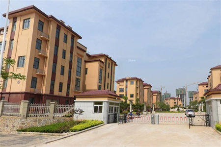 密州得利斯世纪城3室5厅2卫110万135m2出售
